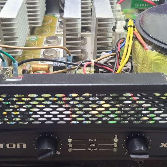 Crown xls 602